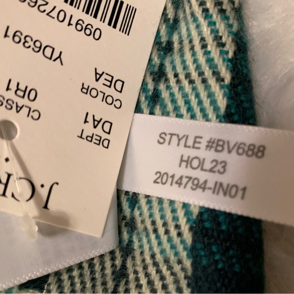 J. CREW Factory Green plaid Oversized Acrylic Fringe Unisex ladies Scarf NWT - Picture 5 of 8